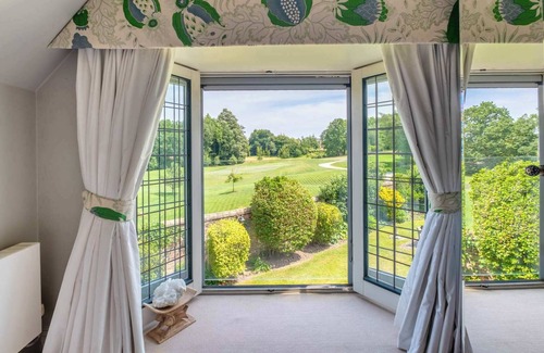Sunningdale House | Hills End Cottage – Golf Course Views, Ascot