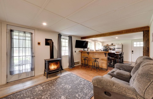 Hillsgrove Cabin | Hillsgrove Cabin w/Private Hot Tub!