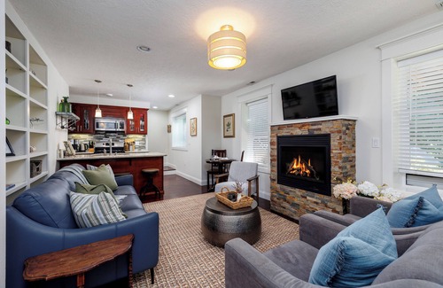 Bull Mountain Apartment | Hillshire Guest Suite Available September 23rd