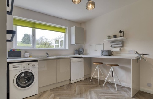 Mangotsfield Cottage | Hillside - a cottage that sleeps 4 guests in 2 bedrooms