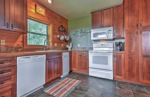 Defiance Cabin | Hillside Cabin on 43 Acres w/Private Lake & View!