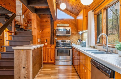 Keuka Park Cottage | Hillside Cabin | On Keuka Lake | FLX