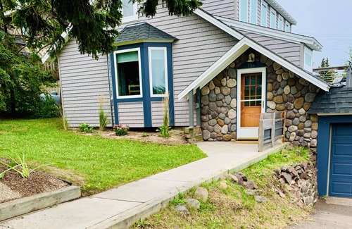 Grand Marais House | Hillside Harbor in Grand Marais | Views of Lake Superior