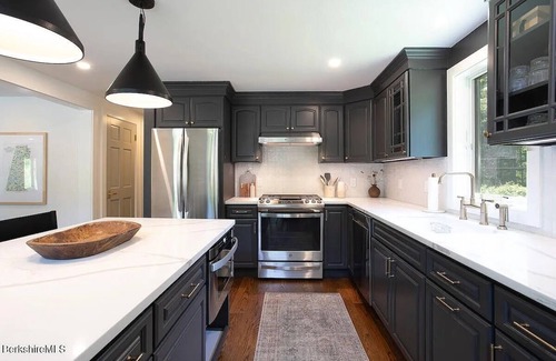 Ashley Falls House | Hillside Haus: 4-Season Cabin Close to Catamount, Butternut, Great Barrington