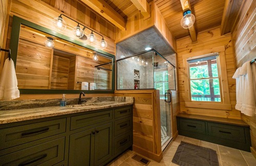 Logan Cabin | Hillside Hideaway - Cabin on 6 acres