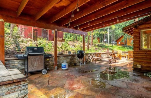 Greer Cabin | Hillside Hideaway Sum