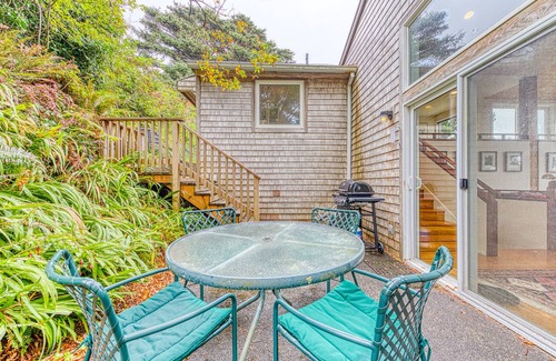 Oceanside House | Hillside home with exceptional ocean view near the beach - dog-friendly