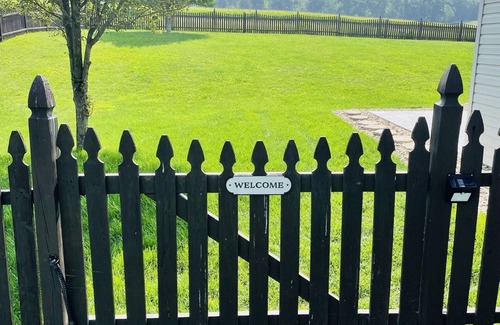 Chambersburg Apartment | Hillside Orchard Hideaway