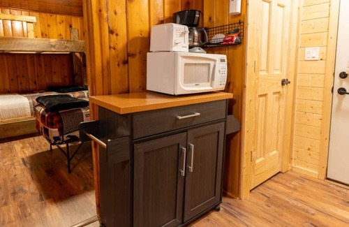 Phelps Cabin | Hillside Resort Cabin #1