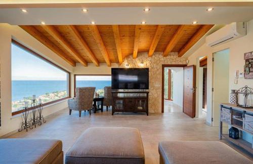Karpenisi House | Hillside Retreat - 3-Bedroom House Near Vouliagmeni Beach