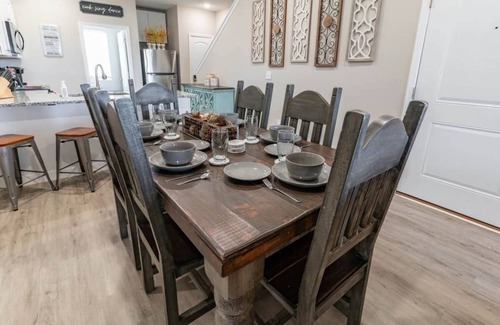 Branson Apartment | Hillside Retreat