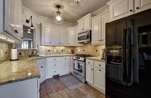 Highlands Hills House | Hillside Terrace - Mountain Getaway Close to town Highlands NC