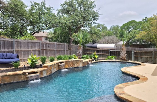 Village At Western Oaks House | Hillside Tropical Retreat - relax, work, and live pure