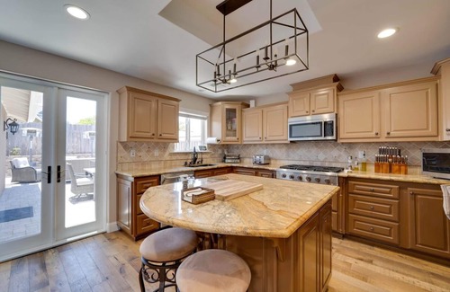 Arroyo Grande House | Hillside view with hot tub