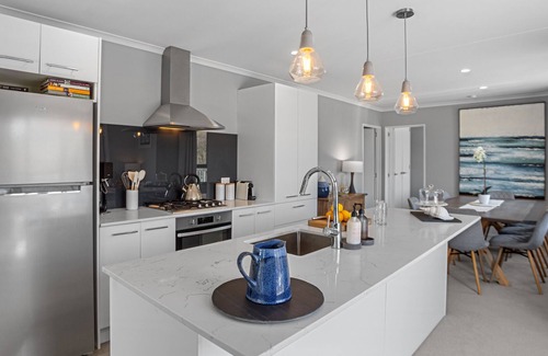 Whiritoa House | Hillside Vista - Whiritoa Beach Holiday Home