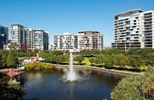 Spring Hill Apartment | Hilltop Brisbane CBD Suite