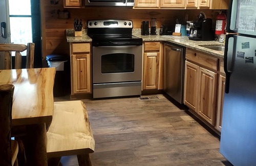 Gatlinburg - Pigeon Forge Cabin | Hilltop Cabin in Pigeon Forge; Near Attractions; Five Star Reviews