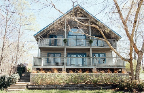 Baxter Cabin | Hilltop Cabin on Center Hill Lake