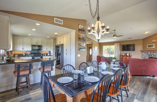Fallbrook House | Hilltop Comforts