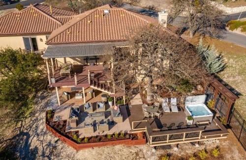Paso Robles House | Hilltop Hacienda