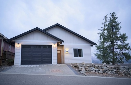 Lee Creek House | Hilltop Haven - Stunning View