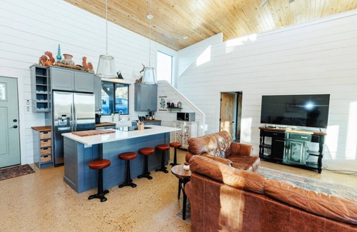 Dripping Springs House | Hilltop Haven, at Wanderin’ Star Farms