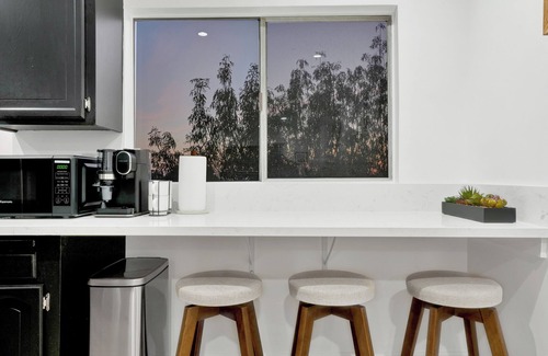 Los Angeles House | Hilltop Heart of LA w/EV Charger