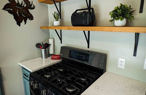 Hayward Cabin | Hilltop Hideaway- Cozy Updated Waterfront Retreat on Tiger Cat Chain of Lakes