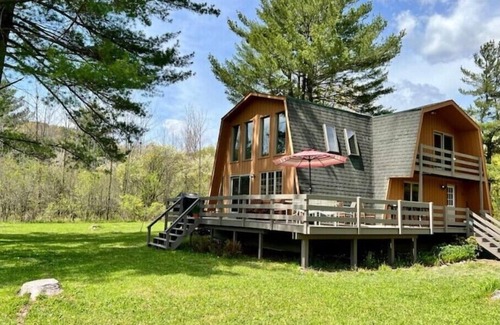 Naples Cabin | Hilltop Hideaway on 5 Acres w/Trails & Creeknn