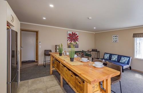 Hilltop House | Hilltop Hideaway - Taupo Holiday Home