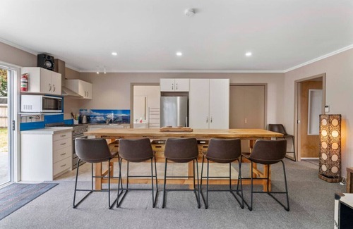 Taupo House | Hilltop Hideaway Taupo