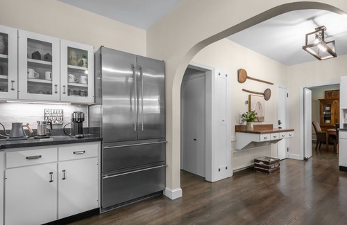 Hurley House | Hilltop Hideaway w/pool & EV Charger in a private wooded setting
