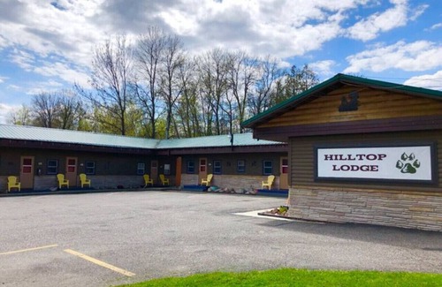 International Falls Cabin | Hilltop Lodge Standard Double - Room 110