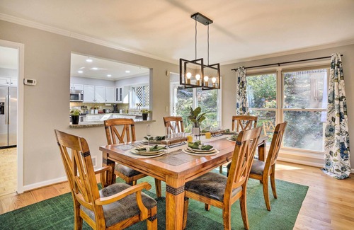Marietta Apartment | Hilltop Marietta Apt w/Custom Design & Decor!