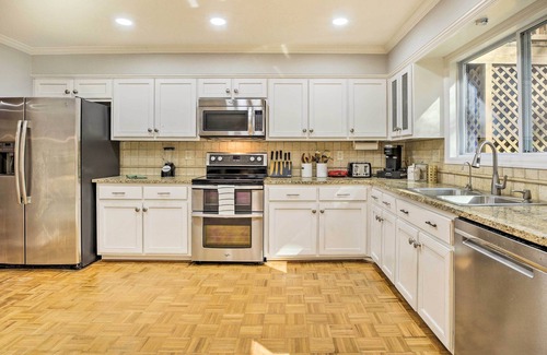 Marietta Apartment | Hilltop Marietta Apt w/Custom Design & Decor!