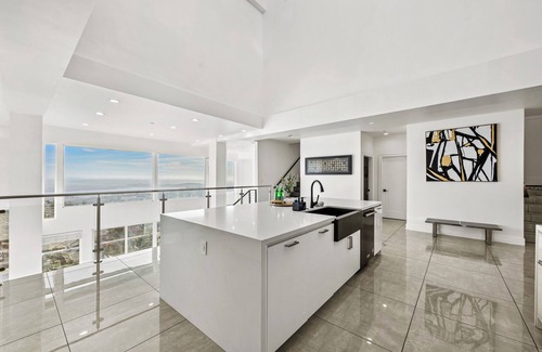 Spring Valley House | Hilltop Modern Luxury Lake & Ocean Views Games