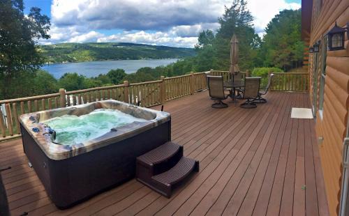 Hammondsport House | Hilltop on Keuka