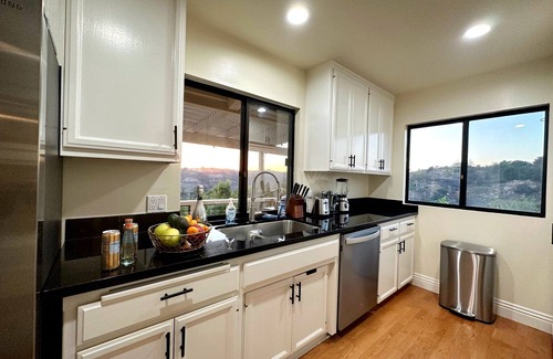 Fallbrook House | Hilltop Penthouse Cottage with Sweeping Views