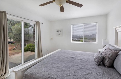 North Ridge House | Hilltop Retreat, TWO VILLAS, Private Hiking Trails