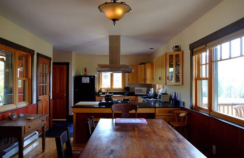 Plymouth House | Hilltop Retreat with Spectacular Mt Views