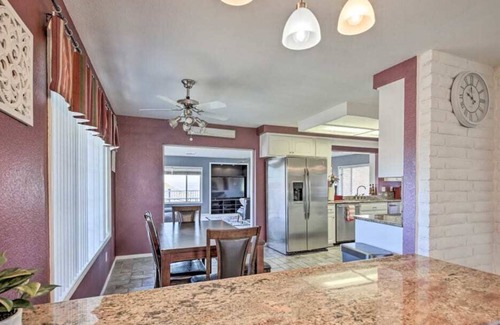 San Marcos House | Hilltop Unique 3-bed House w/ Deck & 360° Views, jacuzzi, pool table in 12 acres