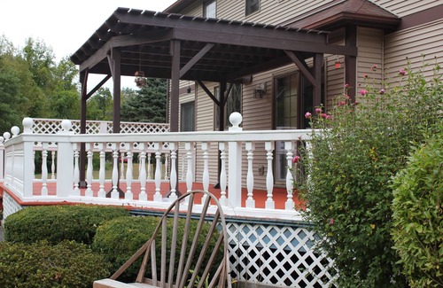 Huntington House | Hilltown Nest is a wonderful place for family and friends to gather.