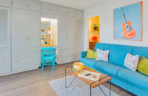 Melrose Condo | Hillview Studio - Seasonal Pool