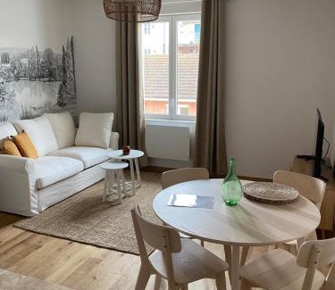 Saint-Laurent-sur-Saone Apartment | Hilo Charming Appartment Saint Laurent Sur Sane
