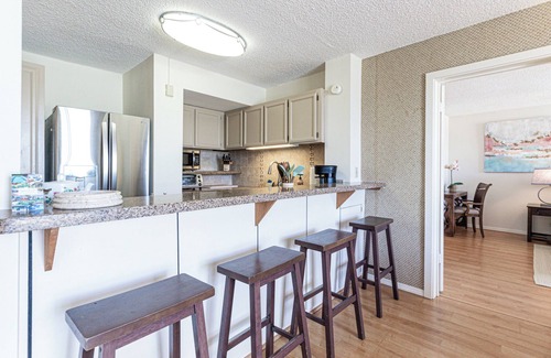 Hilo Condo | Hilo Lagoon Centre 707, air conditioned 2 bedroom, 2 bath condo in Hilo