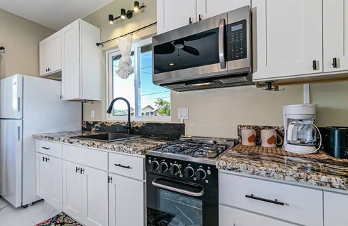 Hilo House | Hilo Town Center Studio