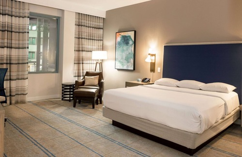 Austin Hotel | Hilton Austin Airport