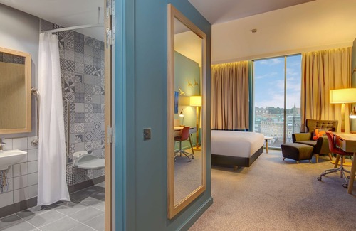 Bournemouth City Centre Hotel | Hilton Bournemouth