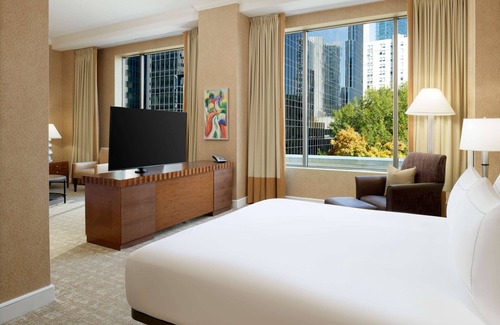 Charlotte Center City Hotel | Hilton Charlotte Uptown