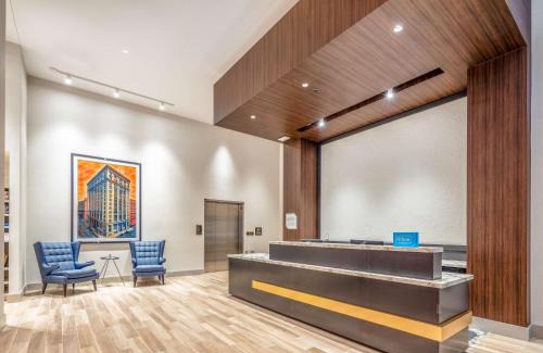 The Loop Hotel | Hilton Garden Inn- Chicago Central Loop